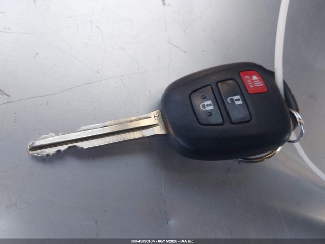 2T3WFREV3EW088207 Toyota Rav4 Xle