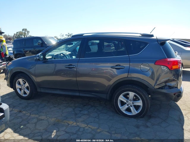 2T3WFREV3EW088207 Toyota Rav4 Xle