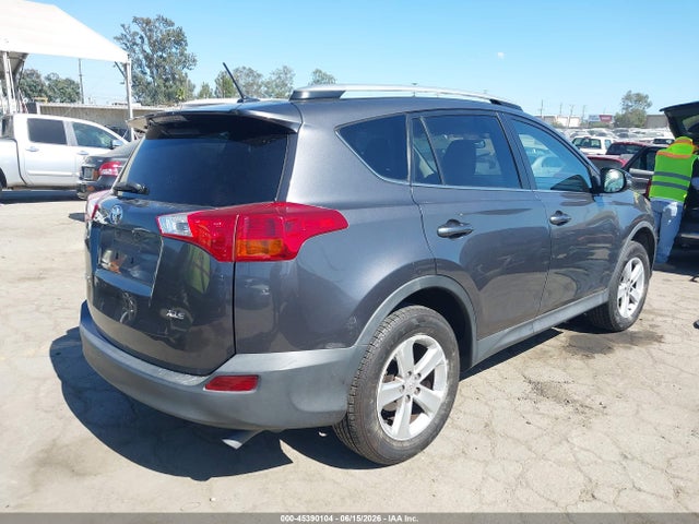 2T3WFREV3EW088207 Toyota Rav4 Xle