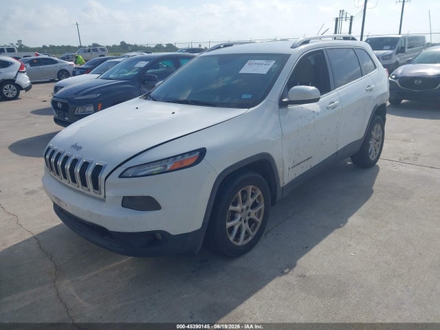 Jeep Cherokee Latitude 2016 1C4PJLCS0GW217341 Image 2