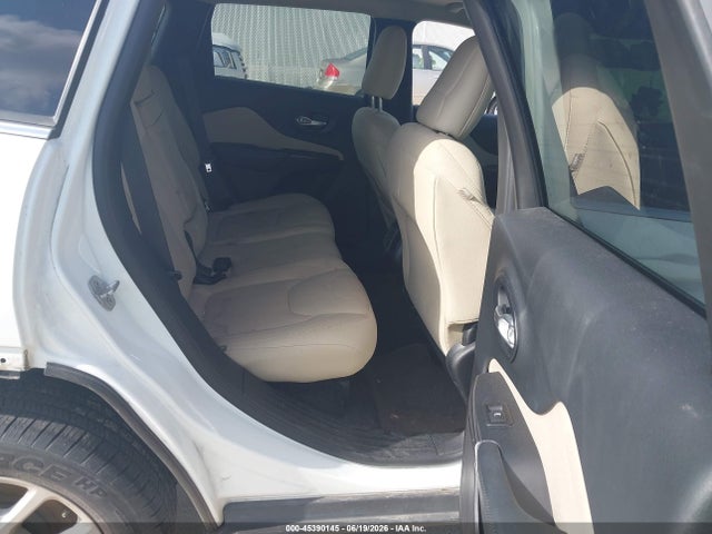 Jeep Cherokee Latitude 2016 1C4PJLCS0GW217341 Image 8