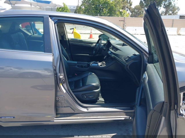 Lexus CT 200H 2017 JTHKD5BH9H2289438 Image 5
