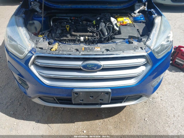 45390226 :رقم المزاد ، 1FMCU0GD1HUB87842 vin ، 2017 Ford Escape Se مزاد بيع