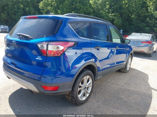 45390226 :رقم المزاد ، 1FMCU0GD1HUB87842 vin ، 2017 Ford Escape Se مزاد بيع