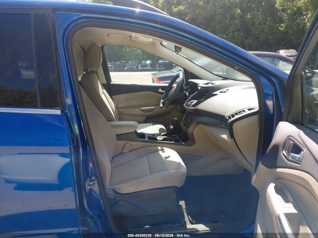 45390226 :رقم المزاد ، 1FMCU0GD1HUB87842 vin ، 2017 Ford Escape Se مزاد بيع
