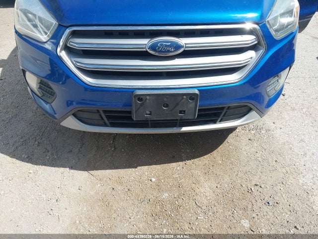 45390226 :رقم المزاد ، 1FMCU0GD1HUB87842 vin ، 2017 Ford Escape Se مزاد بيع