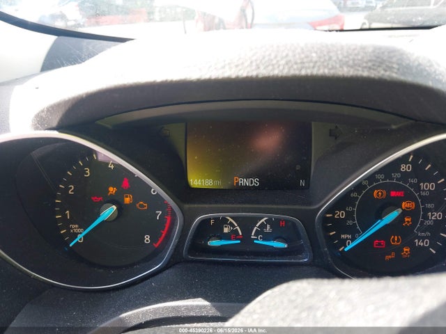 45390226 :رقم المزاد ، 1FMCU0GD1HUB87842 vin ، 2017 Ford Escape Se مزاد بيع