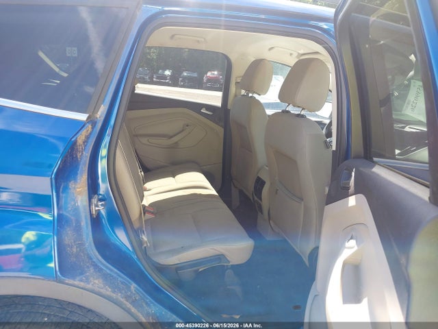 45390226 :رقم المزاد ، 1FMCU0GD1HUB87842 vin ، 2017 Ford Escape Se مزاد بيع