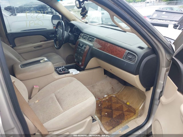 45390291 :رقم المزاد ، 1GNFC16J57J322376 vin ، 2007 Chevrolet Suburban 1500 Lt مزاد بيع