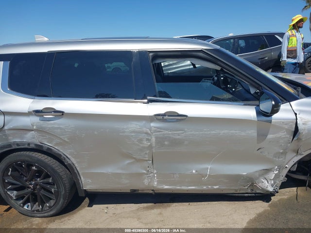 2022 Mitsubishi Outlander მანქანა იყიდება აუქციონზე, vin: JA4J3UA85NZ059064, აუქციონის ნომერი: 45390300