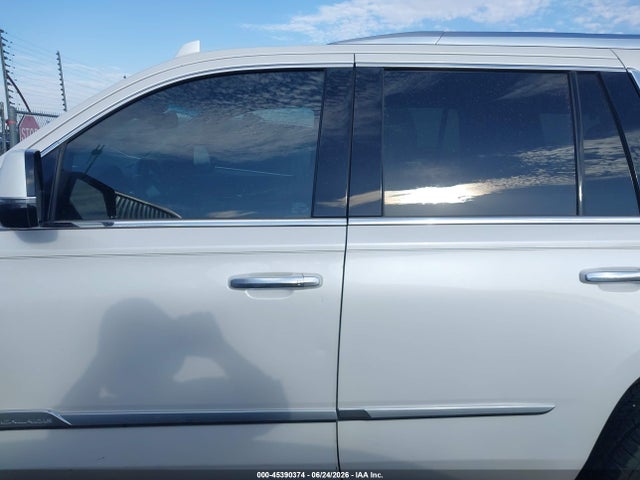 45390374 :رقم المزاد ، 1GYS3BKJ4KR321159 vin ، 2019 Cadillac Escalade Luxury مزاد بيع