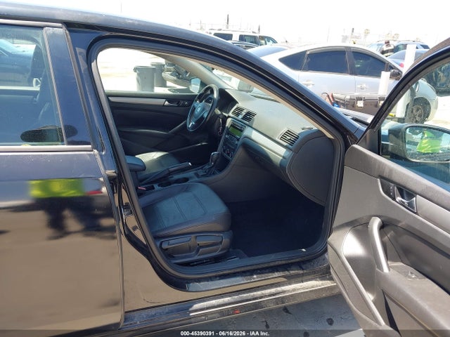 45390391 :رقم المزاد ، 1VWAT7A32EC112377 vin ، 2014 Volkswagen Passat 1.8t Wolfsburg Edition مزاد بيع