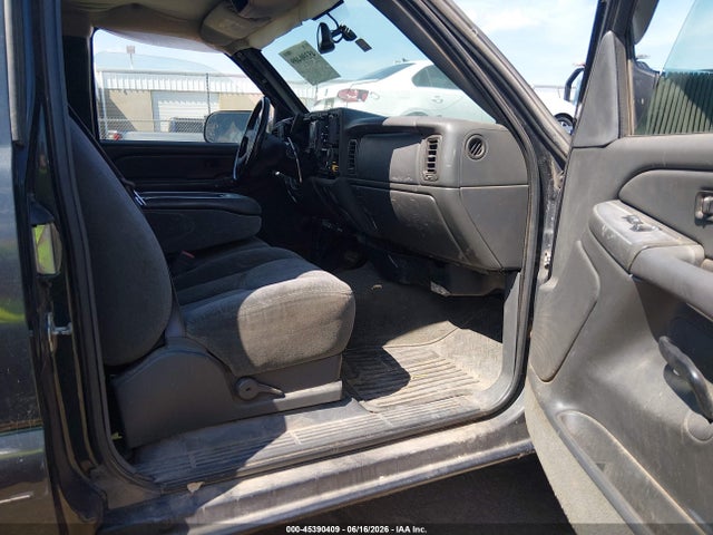 Продажа на аукционе авто 2004 Chevrolet Silverado 2500hd Ls, vin: 1GCHK29UX4E240373, номер лота: 45390409