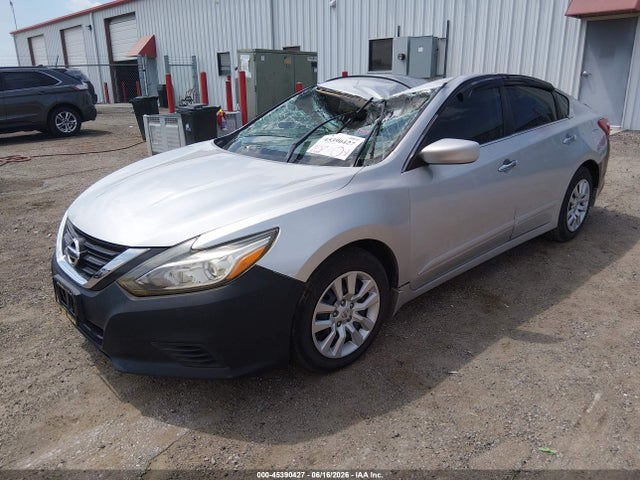 Nissan Altima 2.5 S 2017 1N4AL3AP8HC219913 Image 2