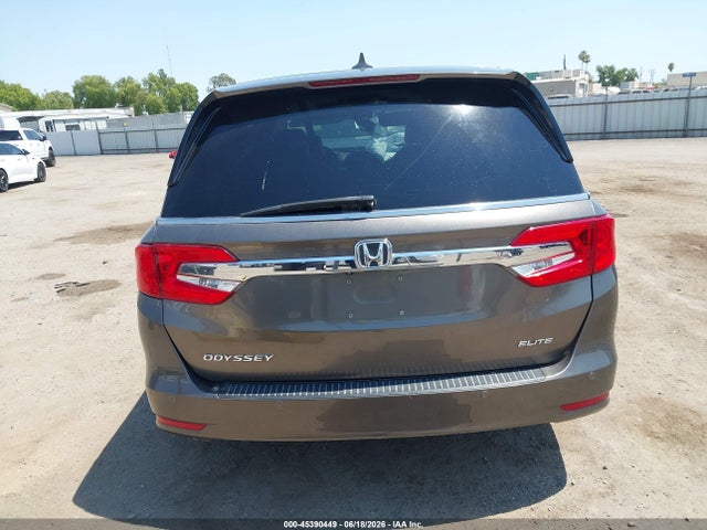 Honda Odyssey Elite 2018 5FNRL6H95JB071380 Image 17