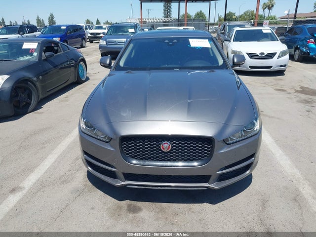 Jaguar Xe 25t Prestige 2018 SAJAE4FX0JCP28341 Image 12