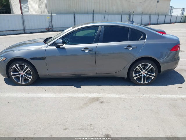 Jaguar Xe 25t Prestige 2018 SAJAE4FX0JCP28341 Image 14