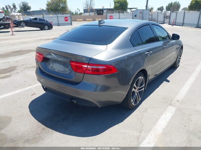 Jaguar Xe 25t Prestige 2018 SAJAE4FX0JCP28341 Image 4
