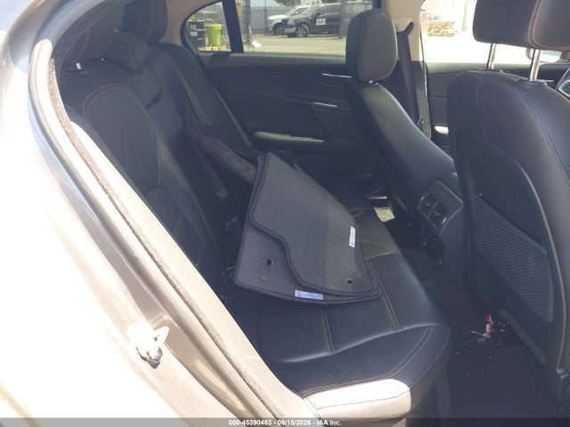 Jaguar Xe 25t Prestige 2018 SAJAE4FX0JCP28341 Image 8