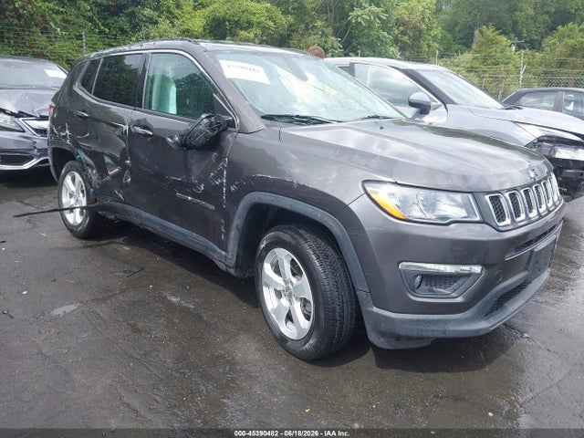 45390482 :رقم المزاد ، 3C4NJDBB5KT846879 vin ، 2019 Jeep Compass Latitude 4x4 مزاد بيع