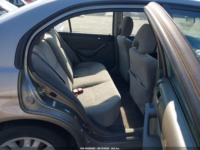 Продажа на аукционе авто 2005 Honda Civic Lx, vin: JHMES16595S000226, номер лота: 45390492