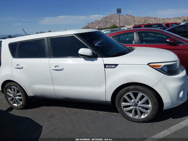 KIA SOUL + 2019 KNDJP3A5XK7670676 Image 13