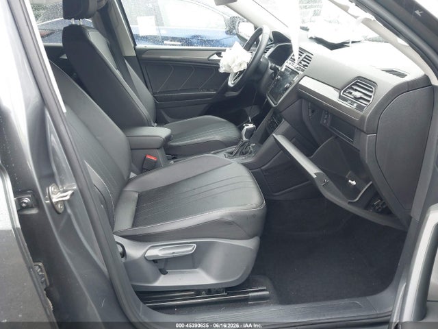 45390635 :رقم المزاد ، 3VV3B7AX1PM123679 vin ، 2023 Volkswagen Tiguan 2.0t Se مزاد بيع