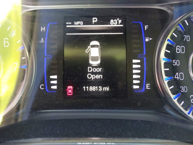2015 Chrysler 200 Limited მანქანა იყიდება აუქციონზე, vin: 1C3CCCAB6FN645337, აუქციონის ნომერი: 45390677