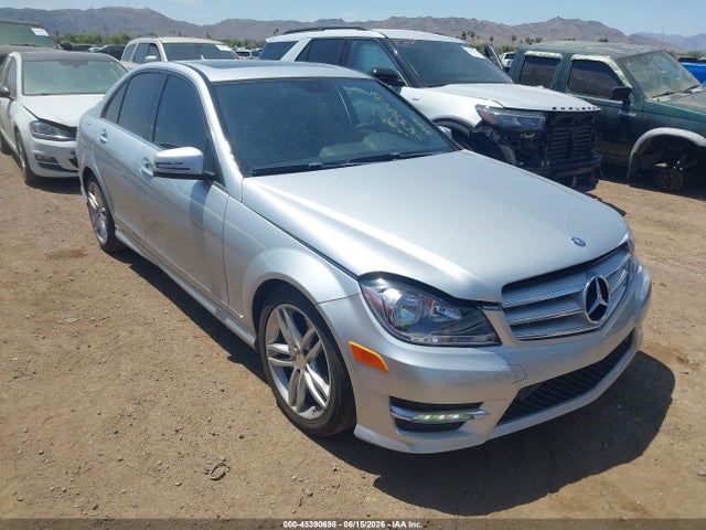 Продаж на аукціоні авто 2013 Mercedes-benz C 300 Sport 4matic, vin: WDDGF8AB8DG108817, номер лоту: 45390698
