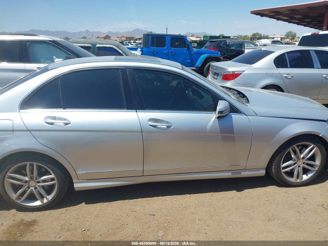 45390698 :رقم المزاد ، WDDGF8AB8DG108817 vin ، 2013 Mercedes-benz C 300 Sport 4matic مزاد بيع