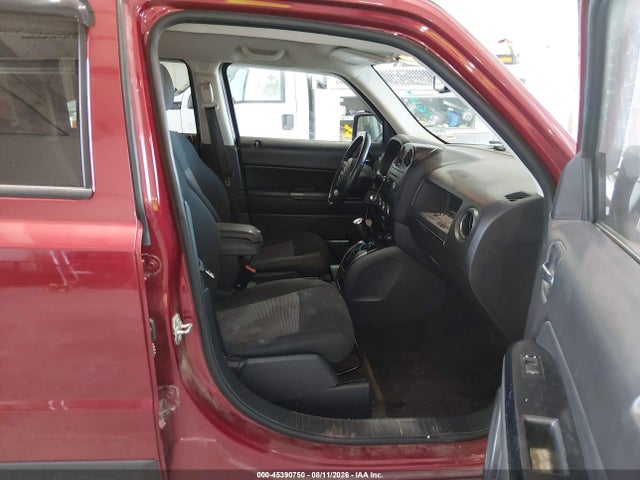 1C4NJPFAXGD642031 Jeep Patriot Latitude