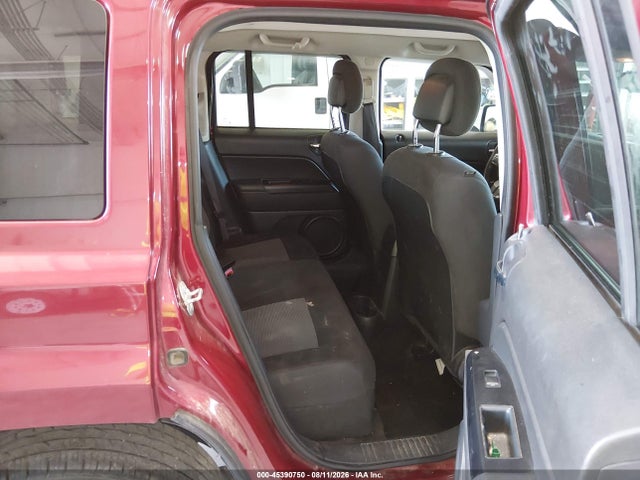 1C4NJPFAXGD642031 Jeep Patriot Latitude