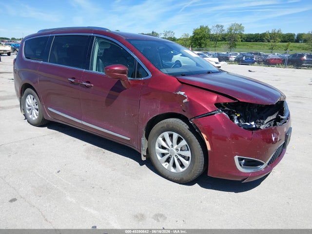 Продажа на аукционе авто 2018 Chrysler Pacifica Touring L, vin: 2C4RC1BG7JR277525, номер лота: 45390842