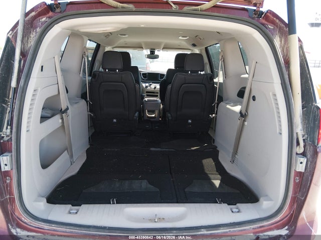 45390842 :رقم المزاد ، 2C4RC1BG7JR277525 vin ، 2018 Chrysler Pacifica Touring L مزاد بيع