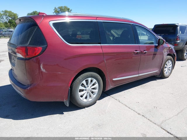 45390842 :رقم المزاد ، 2C4RC1BG7JR277525 vin ، 2018 Chrysler Pacifica Touring L مزاد بيع