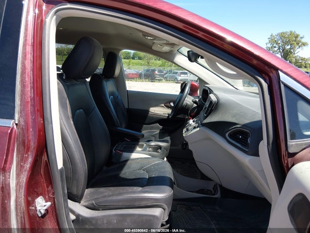 45390842 :رقم المزاد ، 2C4RC1BG7JR277525 vin ، 2018 Chrysler Pacifica Touring L مزاد بيع