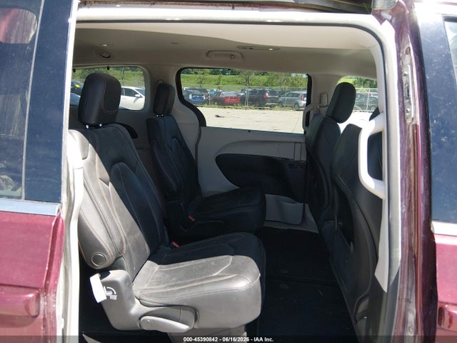 45390842 :رقم المزاد ، 2C4RC1BG7JR277525 vin ، 2018 Chrysler Pacifica Touring L مزاد بيع