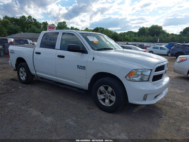 2017 Ram 1500 Express  4x4 5'7 Box მანქანა იყიდება აუქციონზე, vin: 1C6RR7KG0HS597576, აუქციონის ნომერი: 45390904