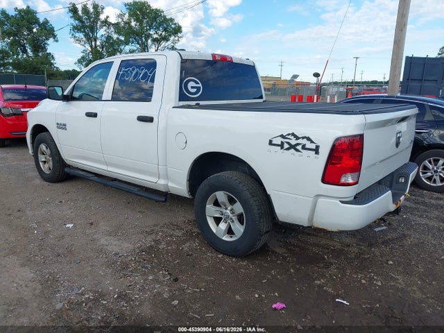 45390904 :رقم المزاد ، 1C6RR7KG0HS597576 vin ، 2017 Ram 1500 Express  4x4 5'7 Box مزاد بيع