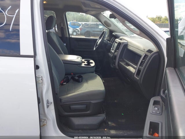 45390904 :رقم المزاد ، 1C6RR7KG0HS597576 vin ، 2017 Ram 1500 Express  4x4 5'7 Box مزاد بيع