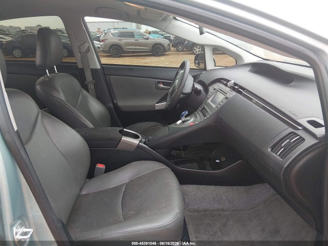 Toyota Prius Three 2015 JTDKN3DU6F1875031 Image 5