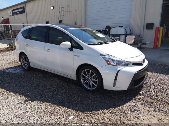 Toyota Prius V Five 2015 JTDZN3EUXFJ029062 Image 1
