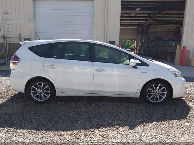 Toyota Prius V Five 2015 JTDZN3EUXFJ029062 Image 13