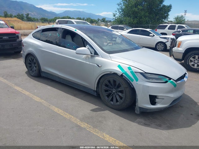 Tesla Model X 100d/75d/90d 2017 5YJXCBE26HF068098 zdjęcie główne