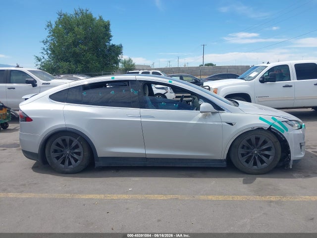 Tesla Model X 100d/75d/90d 2017 5YJXCBE26HF068098 Image 13