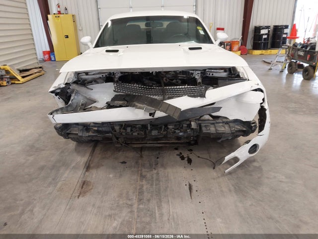 2014 Dodge Challenger Srt8 Core მანქანა იყიდება აუქციონზე, vin: 2C3CDYDJ3EH136990, აუქციონის ნომერი: 45391088