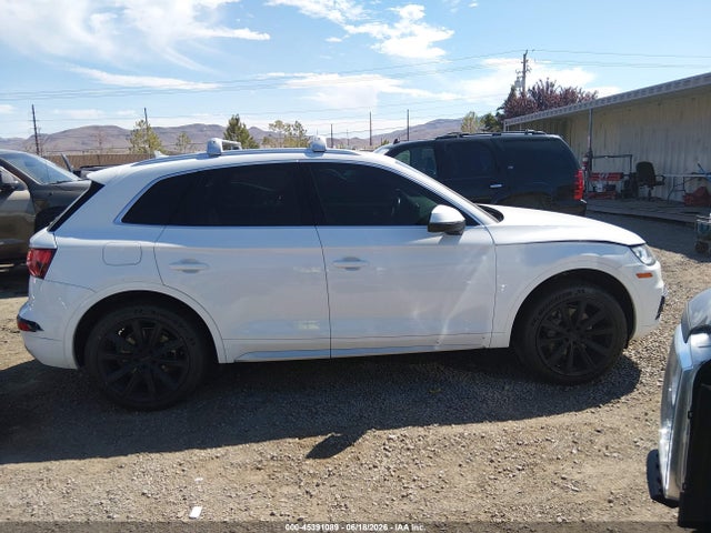 WA1BNAFY5J2233658 Audi Q5 2.0t Premium/2.0t Tech Premium