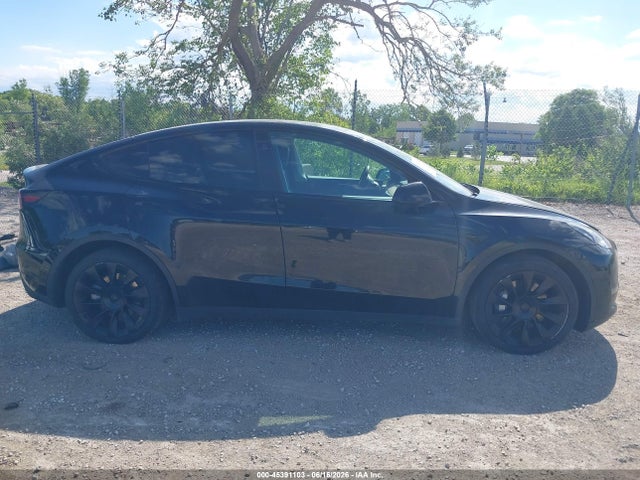 Продажа на аукционе авто 2023 Tesla Model Y Awd/long Range Dual Motor All-wheel Drive, vin: 7SAYGDEE5PF802147, номер лота: 45391103