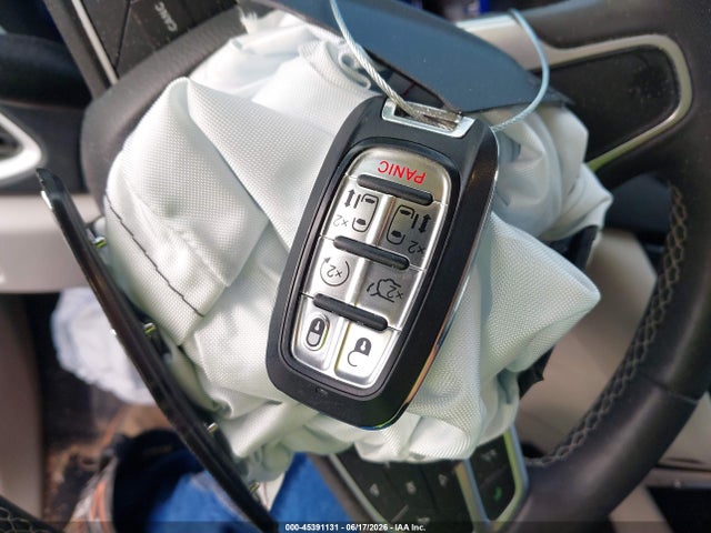 Продажа на аукционе авто 2022 Chrysler Pacifica Touring L, vin: 2C4RC1BG5NR197629, номер лота: 45391131