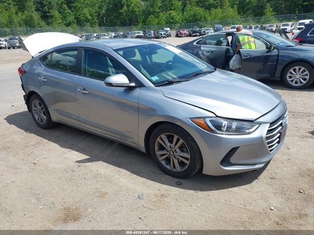 2017 5NPD84LF5HH106833 main image